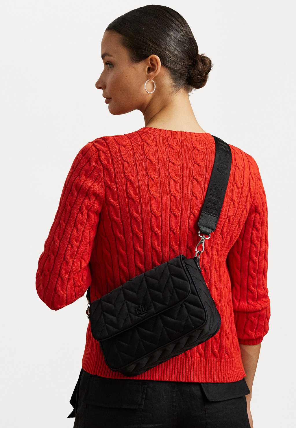 Сумка через плечо QUILTED MEDIUM STEVIE MESSENGER BAG Lauren Ralph Lauren, черный
Сумка через плечо QUILTED MEDIUM STEVIE MESSENGER BAG Lauren Ralph Lauren, черный