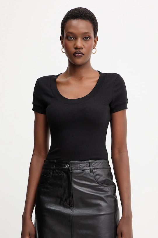 Футболка TINA из смесового шелка Guess, черный
Футболка TINA из смесового шелка Guess, черный