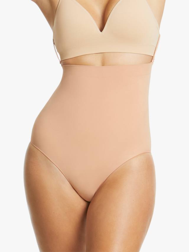 Кружевные трусики Killer Curve с высоким вырезом Ambra
Кружевные трусики Killer Curve с высоким вырезом Ambra