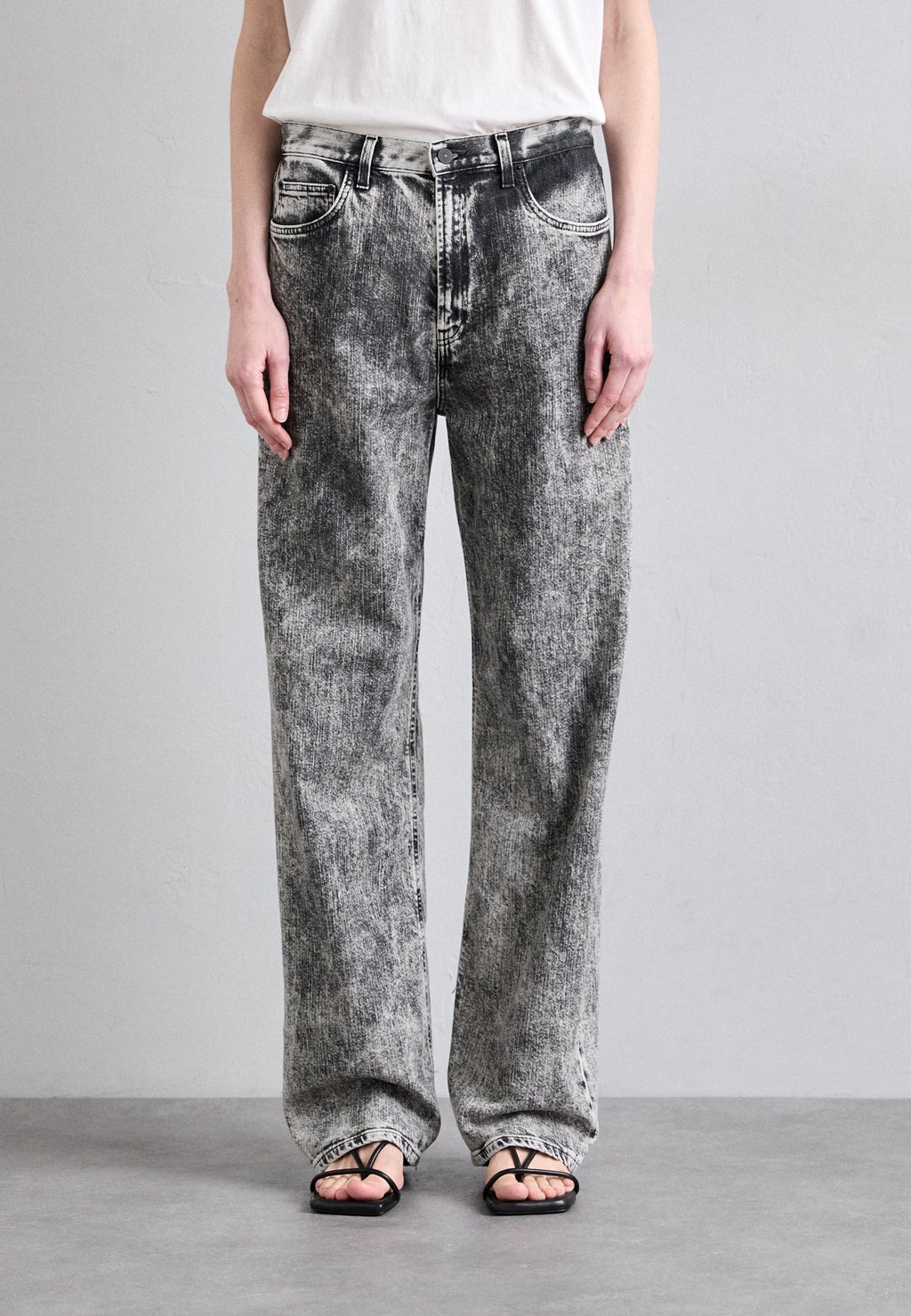 Джинсы свободного кроя FRANCINE Dondup, черный
Джинсы свободного кроя FRANCINE Dondup, черный