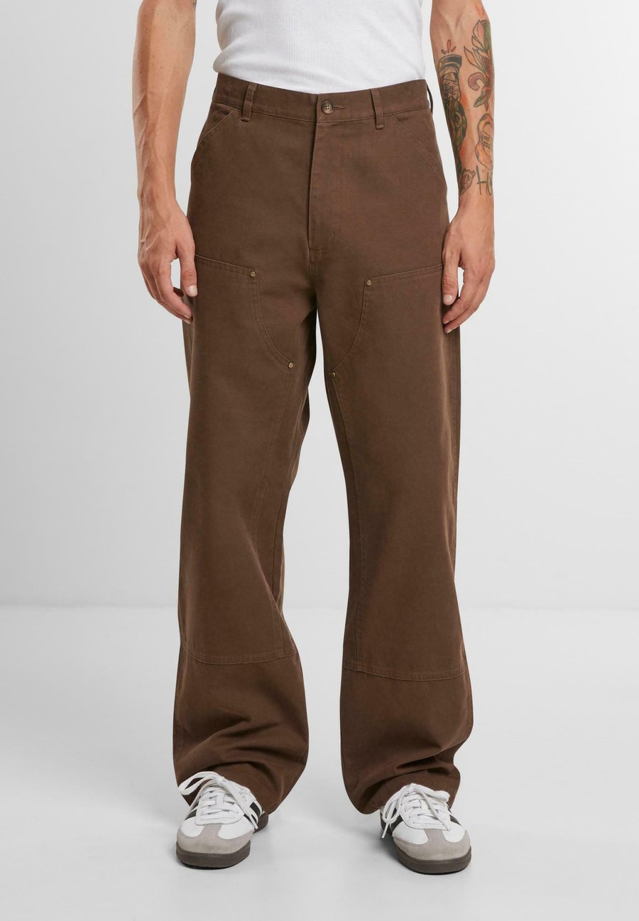 Брюки PROHIBITED EAST HAM CARPENTER , Brown
Брюки PROHIBITED EAST HAM CARPENTER , Brown