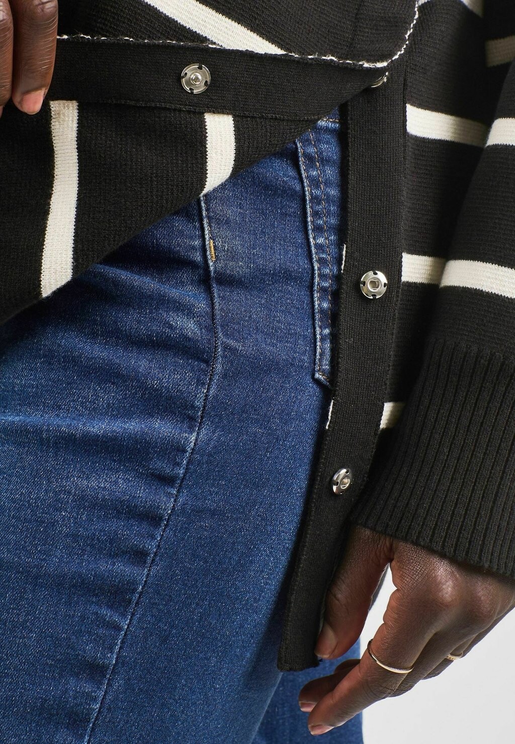 Свитер MATERNITY AND NURSING STRIPE TURTLE NECK-REGULAR FIT JoJo Maman Bébé, черный
Свитер MATERNITY AND NURSING STRIPE TURTLE NECK-REGULAR FIT JoJo Maman Bébé, черный