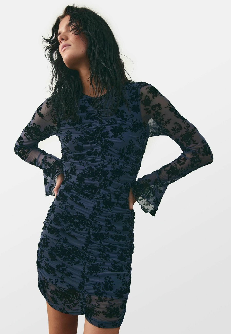 Платье Noella LAVETTA, Cobi Blue Print/Blue
Платье Noella LAVETTA, Cobi Blue Print/Blue