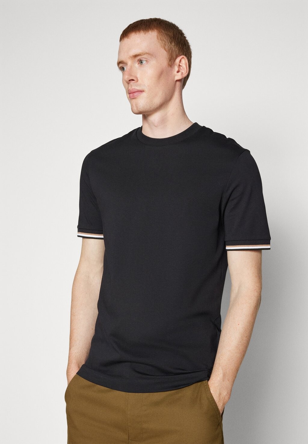 Базовая футболка Thompson BOSS, черная
Базовая футболка Thompson BOSS, черная