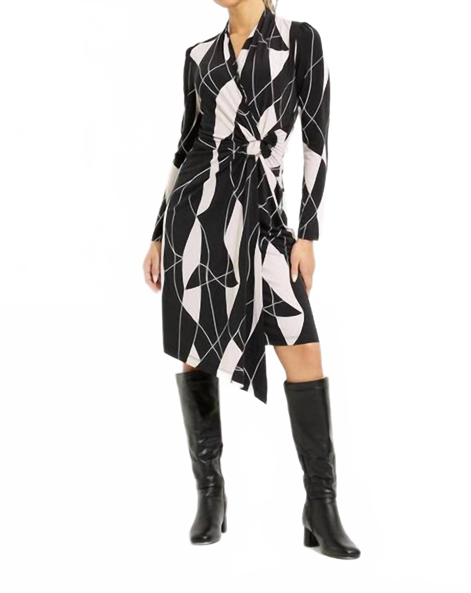 Joseph Ribkoff Платье-халат до колена, черно-лунного цвета
Joseph Ribkoff Платье-халат до колена, черно-лунного цвета