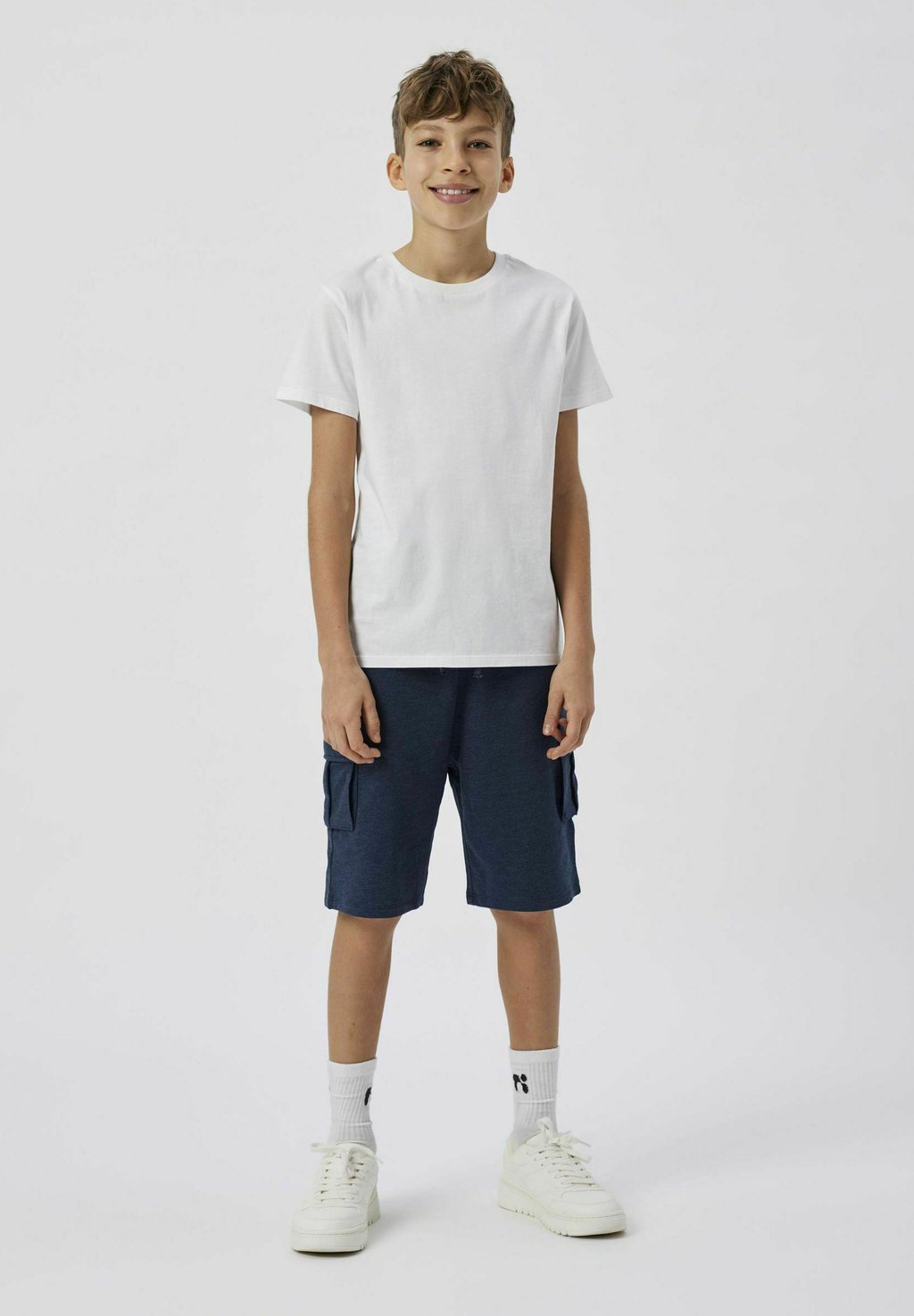 Шорты Pantaloni sportivi TWO SOON, темно-синий
Шорты Pantaloni sportivi TWO SOON, темно-синий