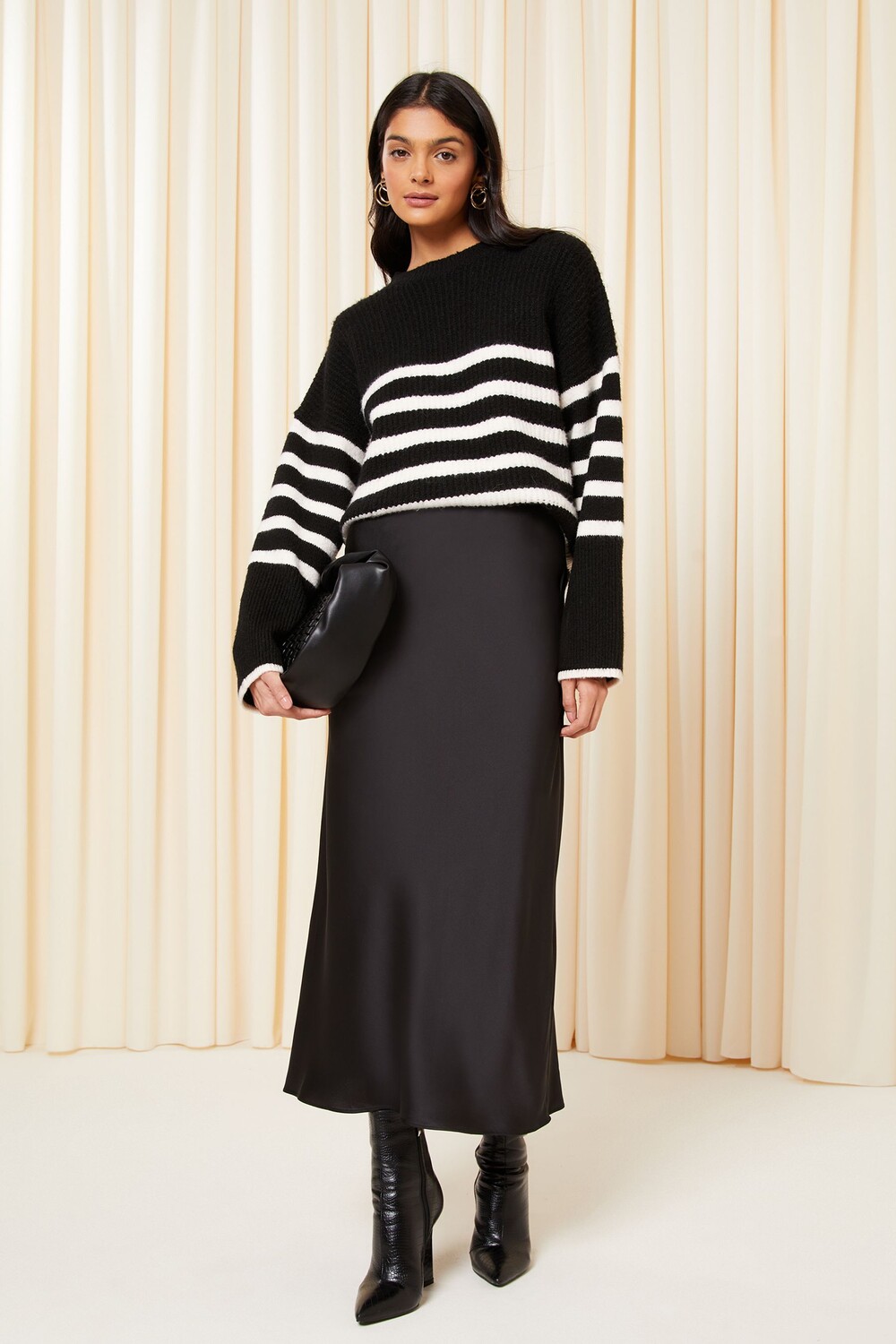 Атласная юбка макси косого кроя Friends Like These, черный
Атласная юбка макси косого кроя Friends Like These, черный