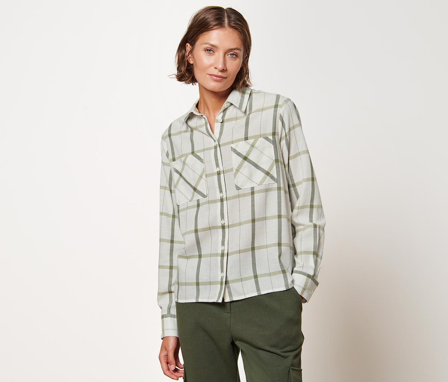 Блузка из хлопковой фланели в клетку Tchibo, кремово-зеленый клетчатый 
Блузка из хлопковой фланели в клетку Tchibo, кремово-зеленый клетчатый