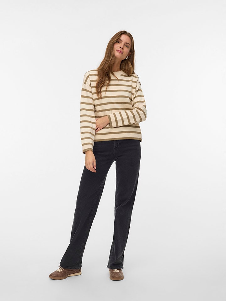 Бежевый свитер Vero Moda
Бежевый свитер Vero Moda
