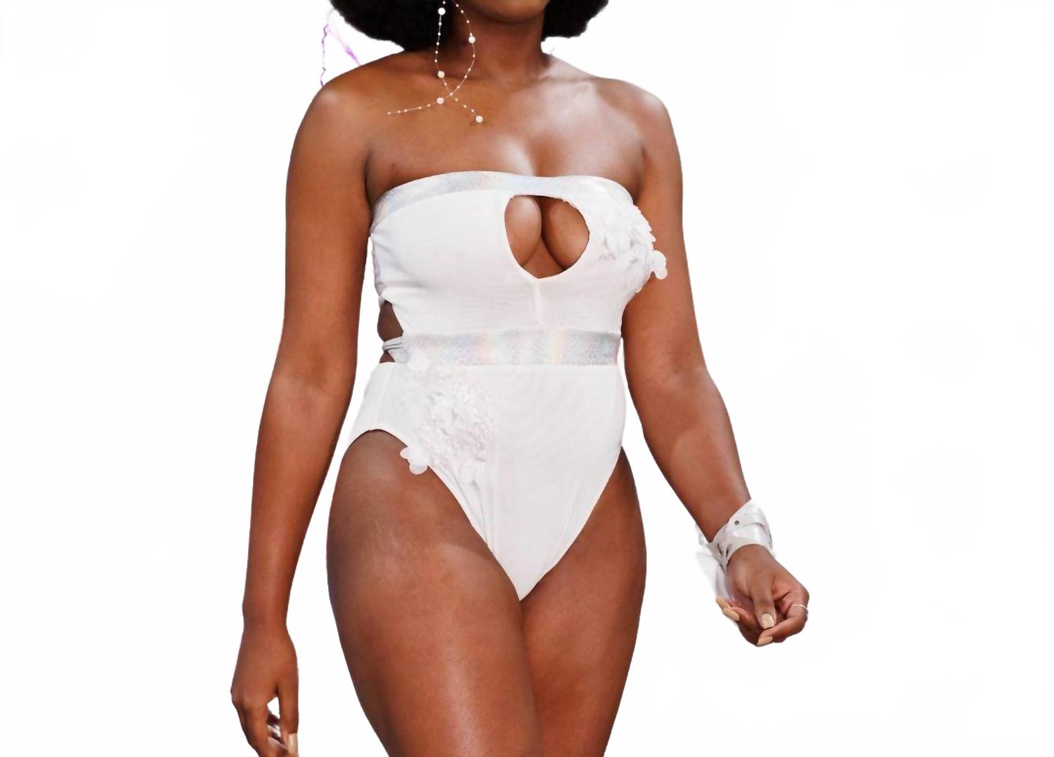 Lit One Piece в белом цвете Gyv Me Body
Lit One Piece в белом цвете Gyv Me Body