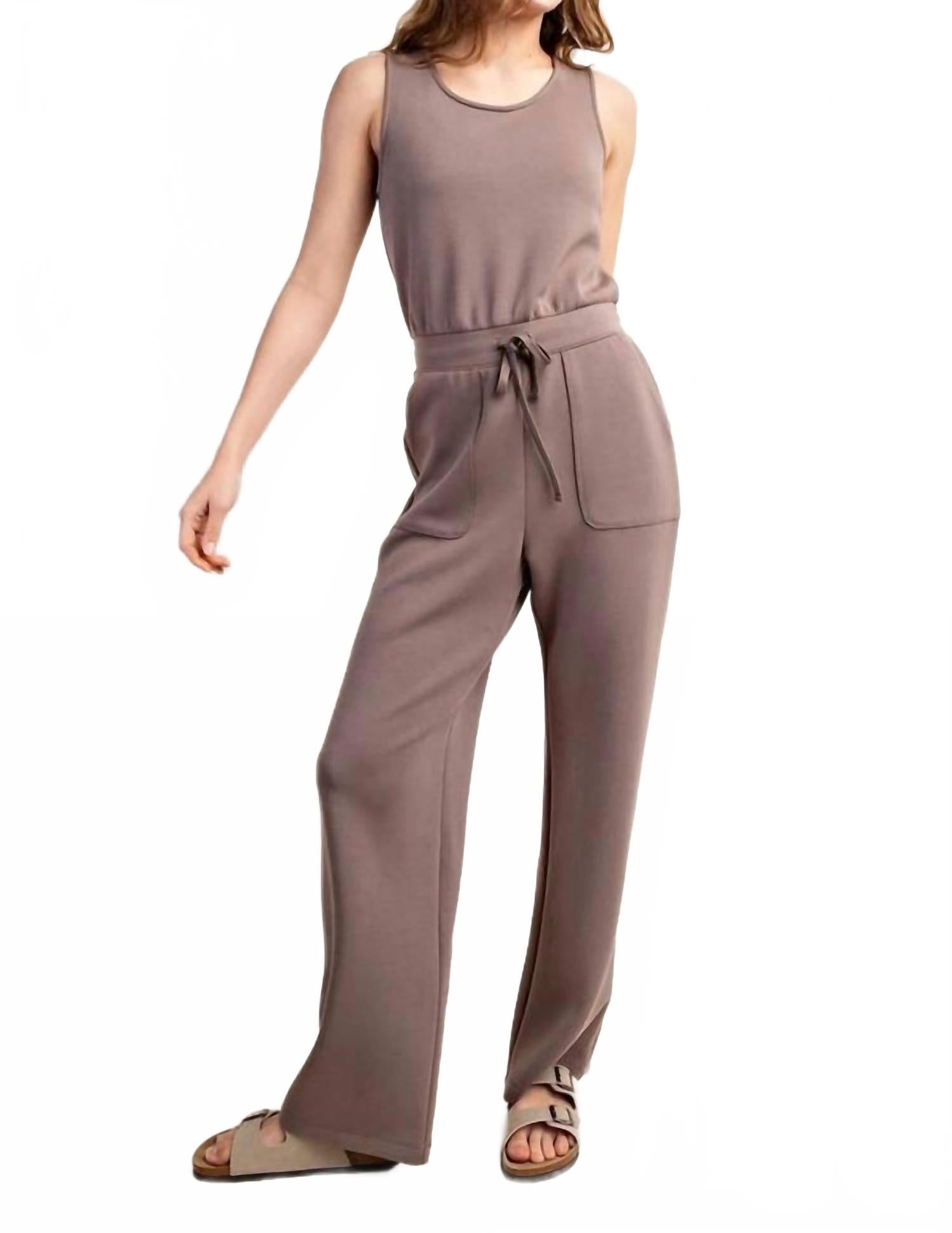 Леннокс комбинезон из модала в цвете трюфель RAE MODE, Truffle
Леннокс комбинезон из модала в цвете трюфель RAE MODE, Truffle