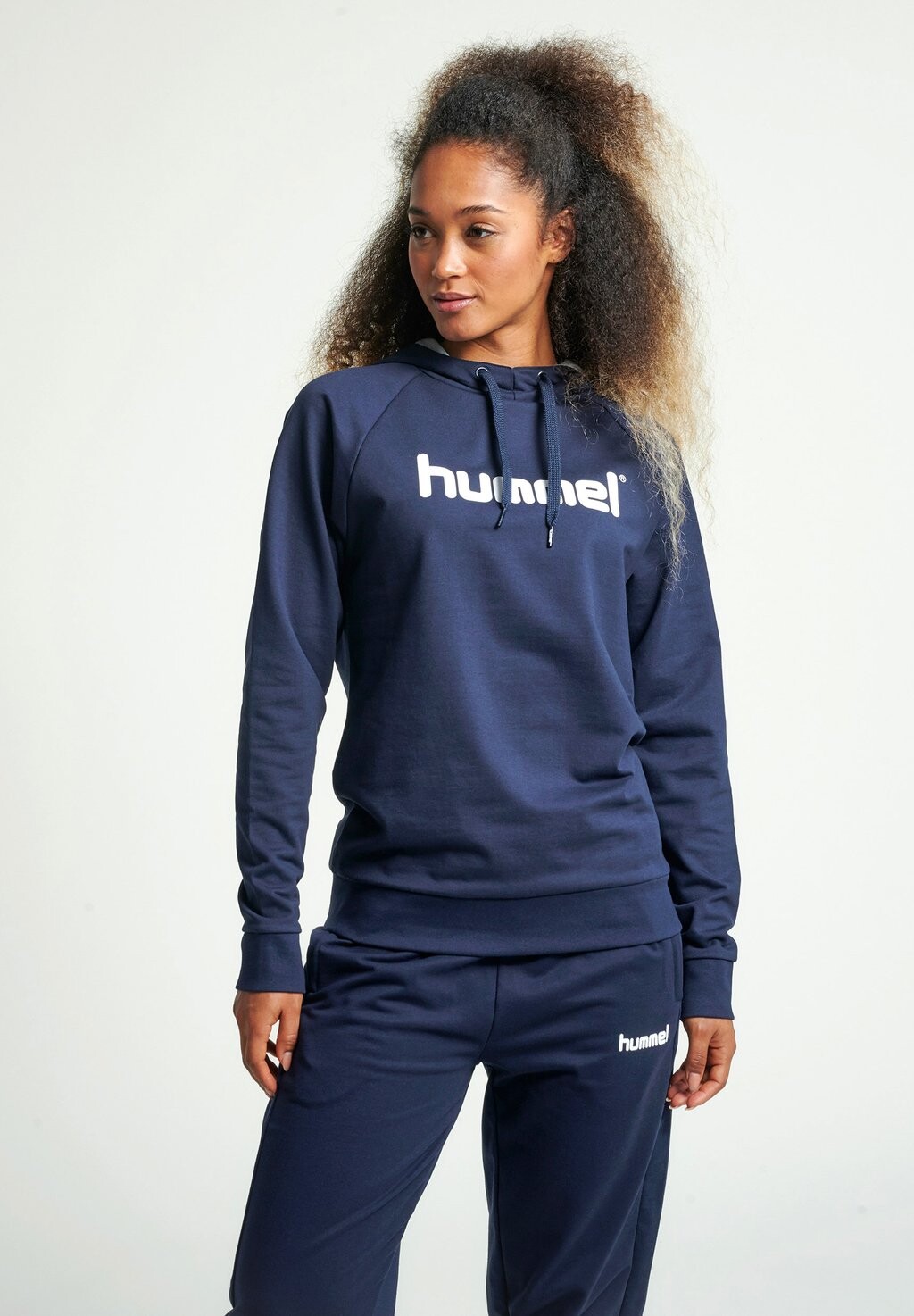 Толстовка с капюшоном Hummel, Серый, Толстовка с капюшоном Hummel
Толстовка с капюшоном Hummel, Серый, Толстовка с капюшоном Hummel
