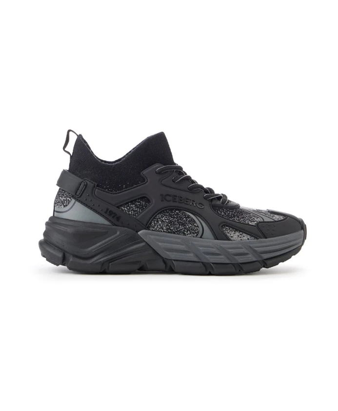 Кроссовки ICB One Iceberg, черный
Кроссовки ICB One Iceberg, черный