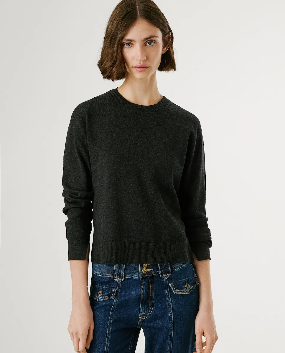 Женский джемпер с круглым вырезом и вышитым логотипом Pepe Jeans, черный
Женский джемпер с круглым вырезом и вышитым логотипом Pepe Jeans, черный