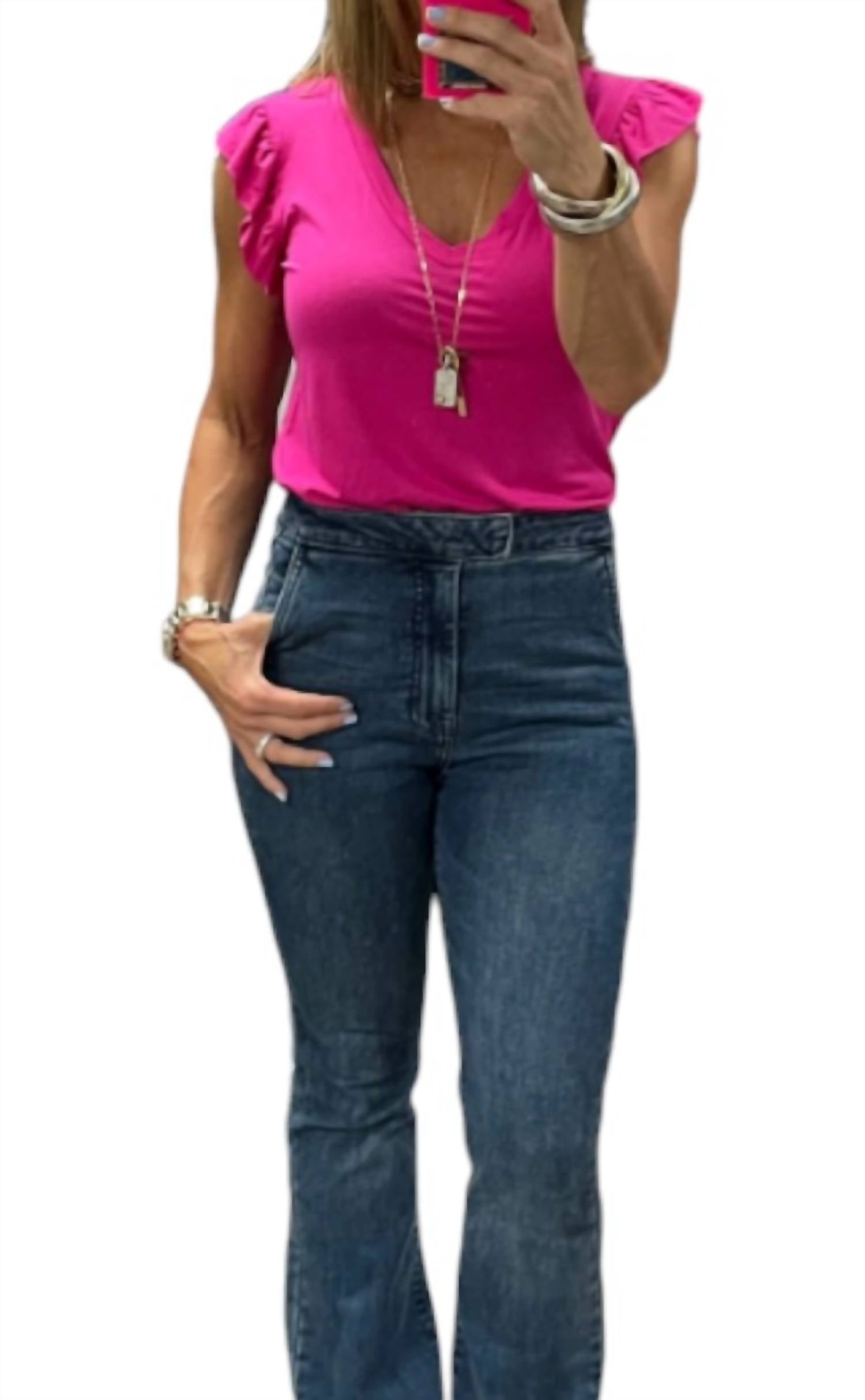 Дария топ с V-образным вырезом и рюшами без рукавов в цвете фуксия ATM
Дария топ с V-образным вырезом и рюшами без рукавов в цвете фуксия ATM