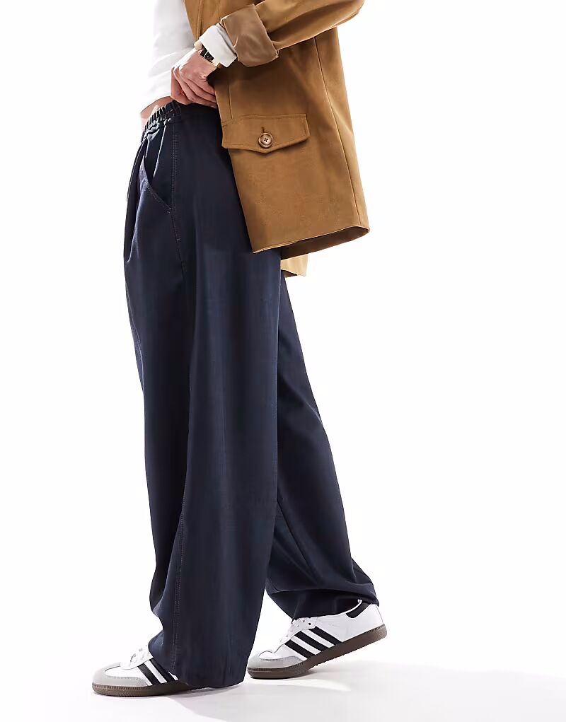 Брюки Bershka с завышенной талией темно-синего цвета
Брюки Bershka с завышенной талией темно-синего цвета