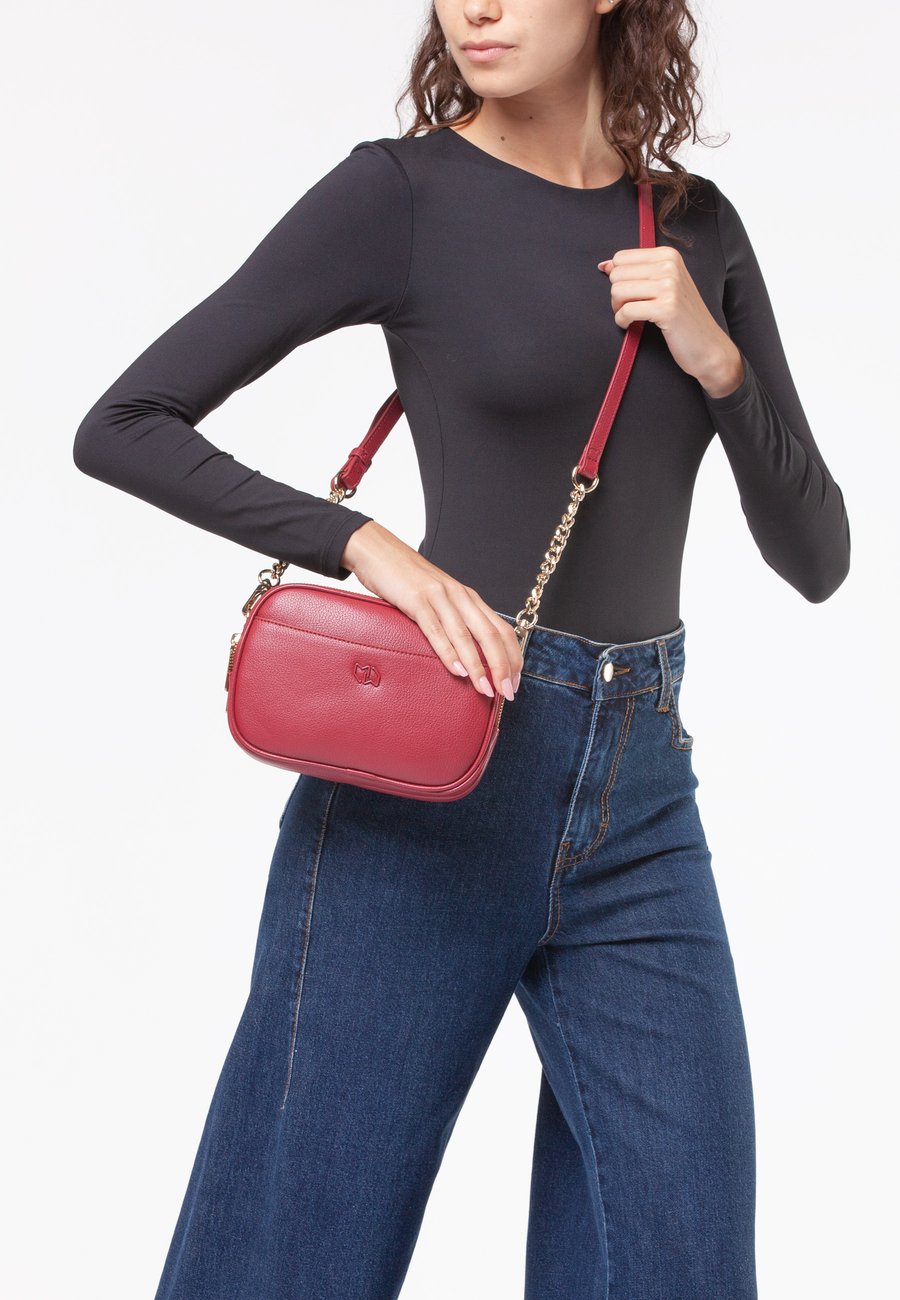 Сумка кросс-боди Miriade Cross body bag, Borgogna/Bordeaux
Сумка кросс-боди Miriade Cross body bag, Borgogna/Bordeaux