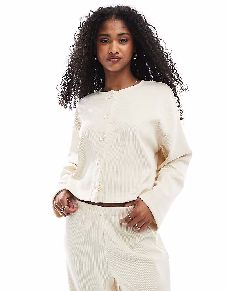 Кардиган Miss Selfridge в рубчик цвета слоновой кости
Кардиган Miss Selfridge в рубчик цвета слоновой кости