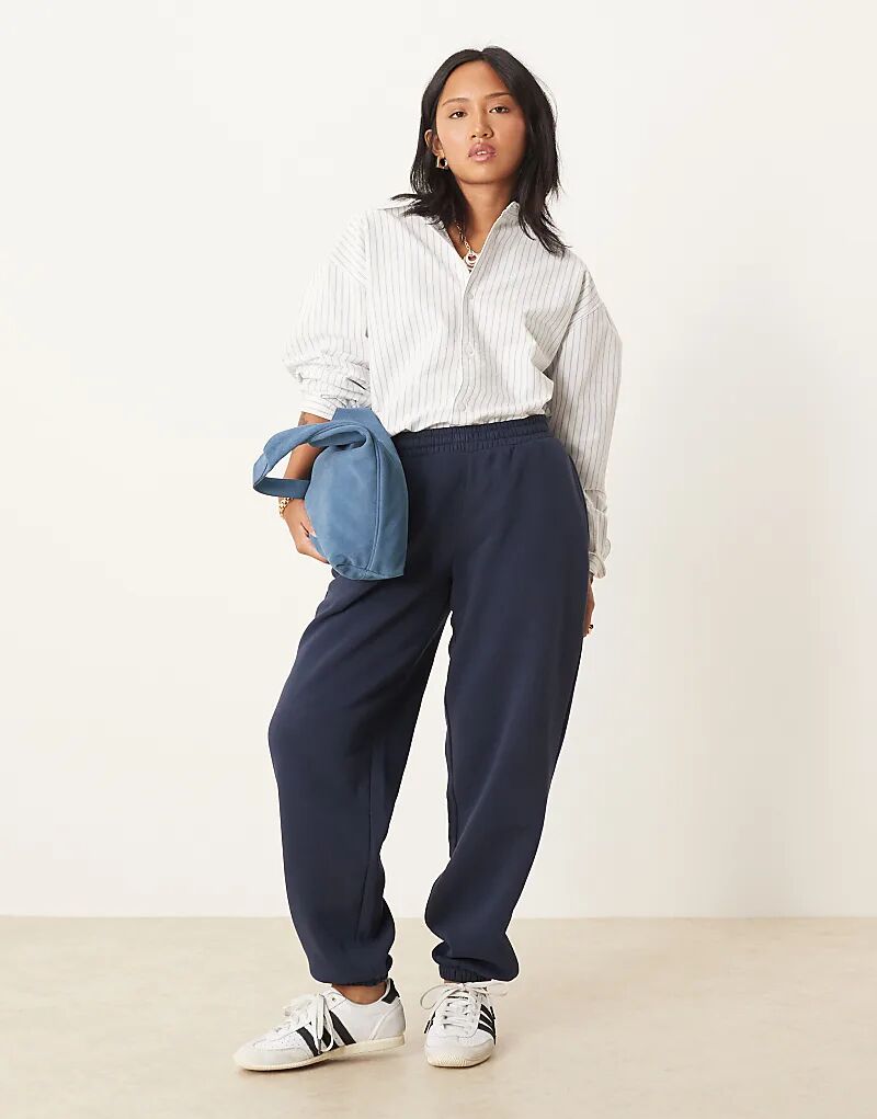 Спортивные брюки ASOS DESIGN Petite Ultimate с манжетами и защипом сзади, темно-синего цвета
Спортивные брюки ASOS DESIGN Petite Ultimate с манжетами и защипом сзади, темно-синего цвета