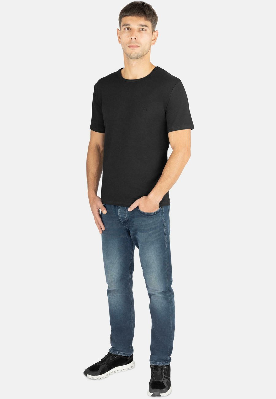 Футболка Normani 4ER SET, Schwarz/Black, Черный, Футболка Normani 4ER SET, Schwarz/Black
Футболка Normani 4ER SET, Schwarz/Black, Черный, Футболка Normani 4ER SET, Schwarz/Black