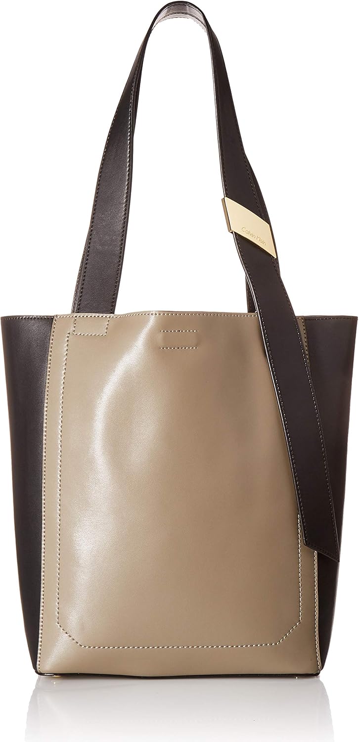 Сумка-тоут Calvin Klein Karsyn Nappa Leather с ремнем, север/юг, Molasses
Сумка-тоут Calvin Klein Karsyn Nappa Leather с ремнем, север/юг, Molasses