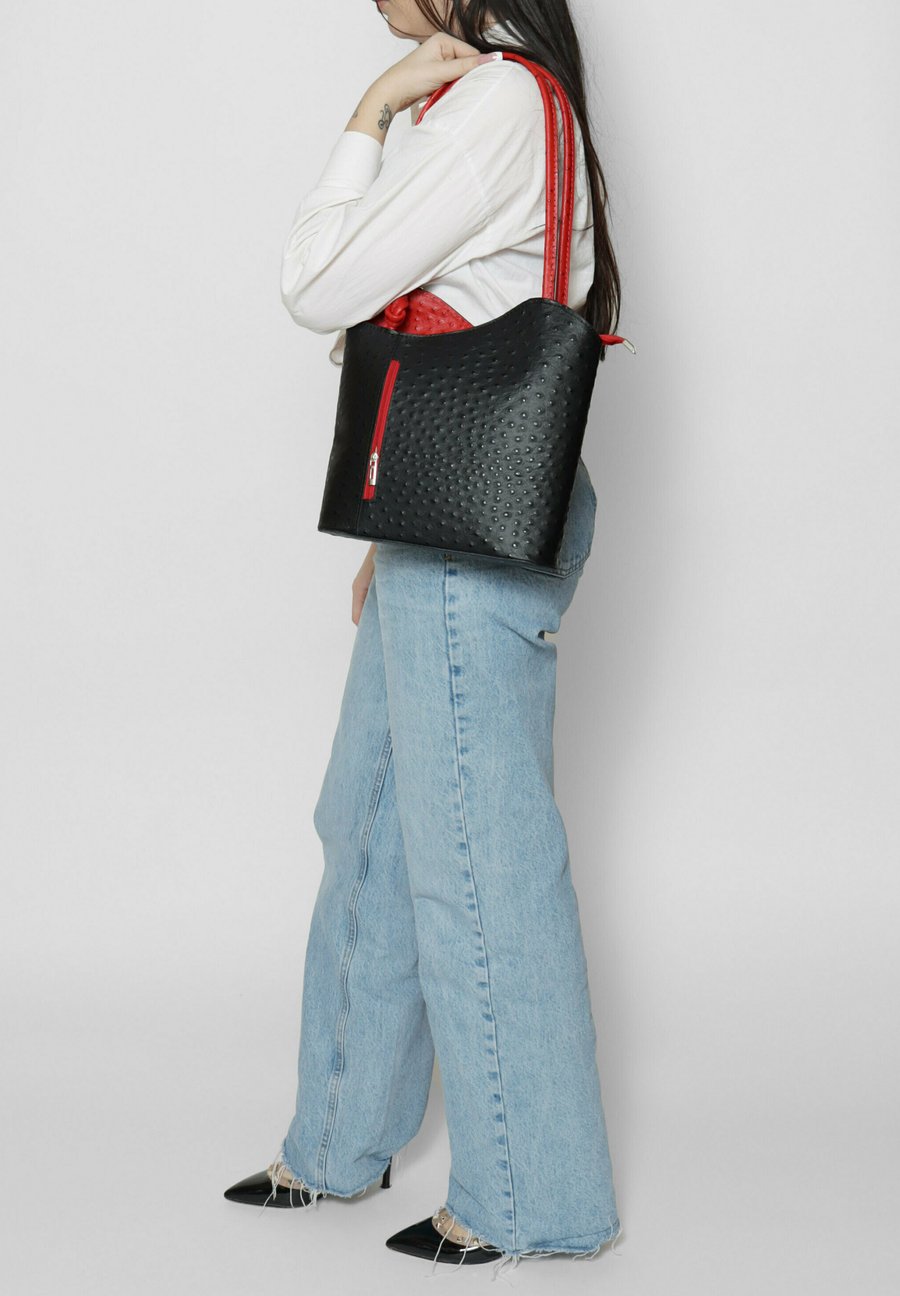 Рюкзак Chiara Ferretti Rucksack, Nero/Rosso/Black
Рюкзак Chiara Ferretti Rucksack, Nero/Rosso/Black