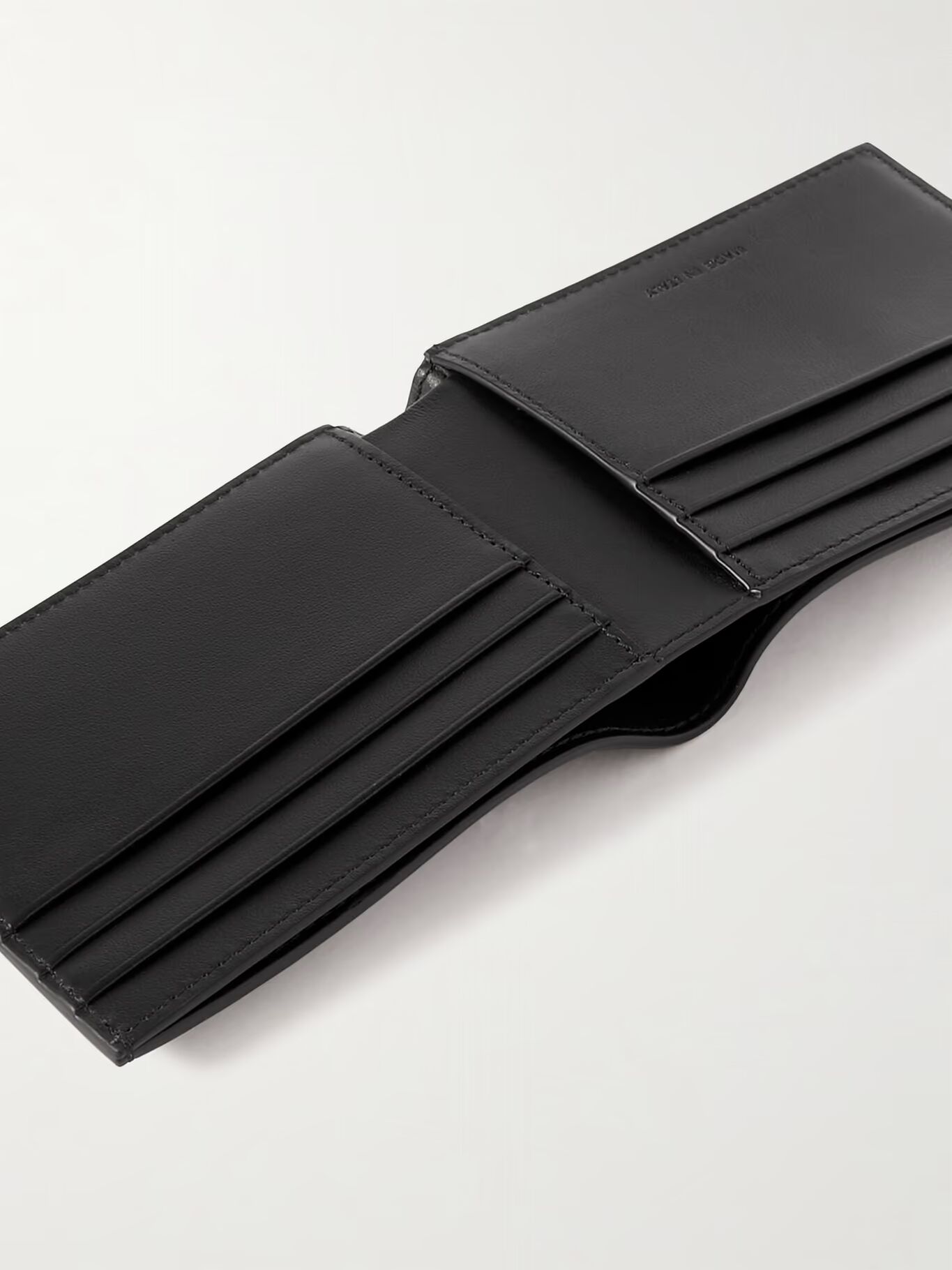 Кожаный бумажник с тисненым логотипом SULKA, черный
Кожаный бумажник с тисненым логотипом SULKA, черный