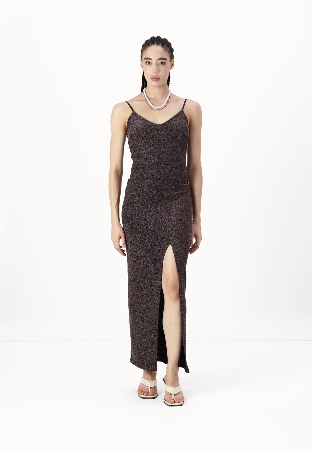 Коктейльное платье / Вечернее платье ROME GLITTER MAXI WAL G., бронза
Коктейльное платье / Вечернее платье ROME GLITTER MAXI WAL G., бронза