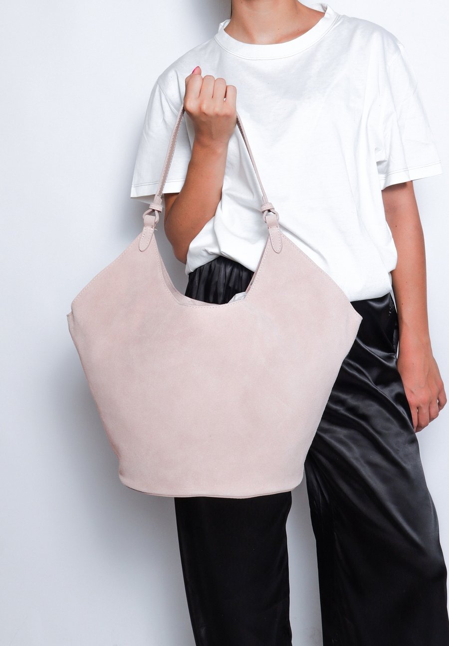 Сумка Chiara Ferretti SHOULDER, Light Pink
Сумка Chiara Ferretti SHOULDER, Light Pink