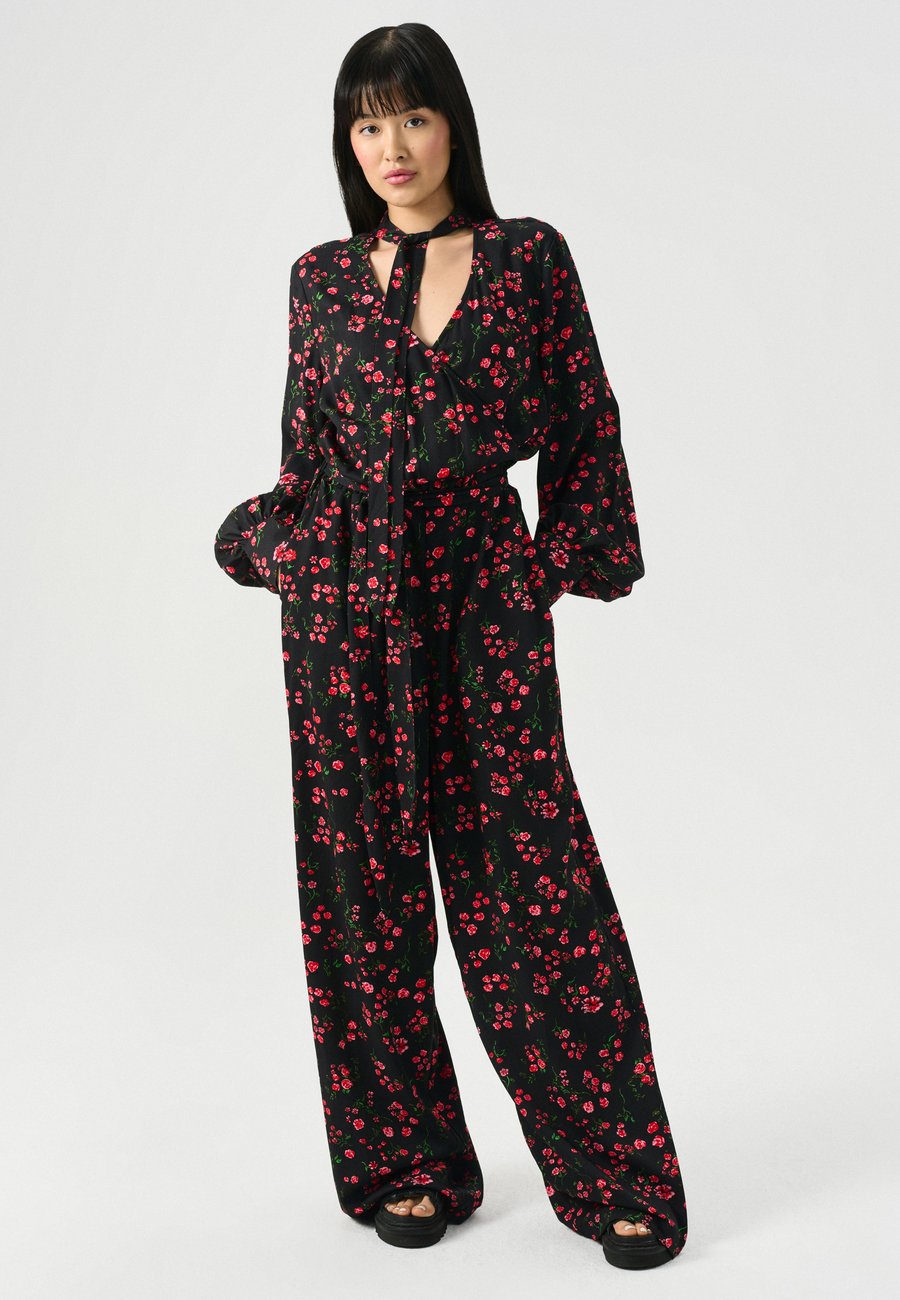 Комбинезон Laurella Jumpsuit, Black
Комбинезон Laurella Jumpsuit, Black