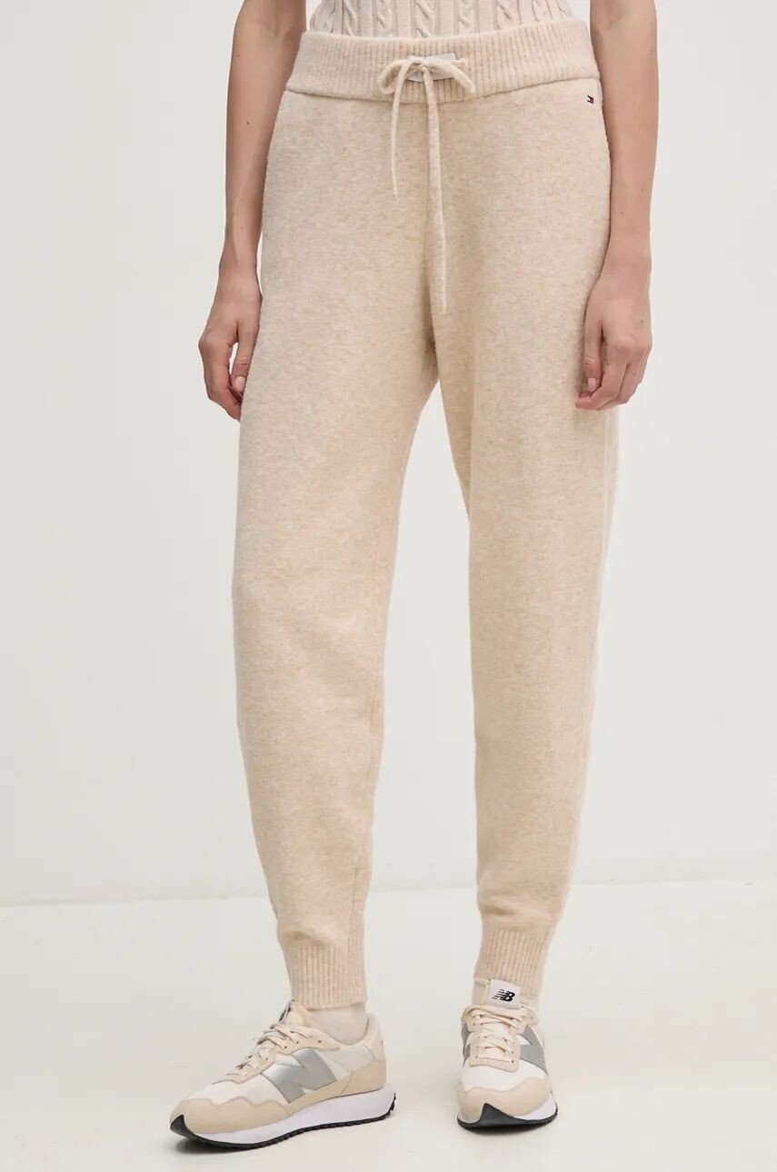 Детские брюки Tommy Hilfiger с добавлением хлопка, бежевый
Детские брюки Tommy Hilfiger с добавлением хлопка, бежевый