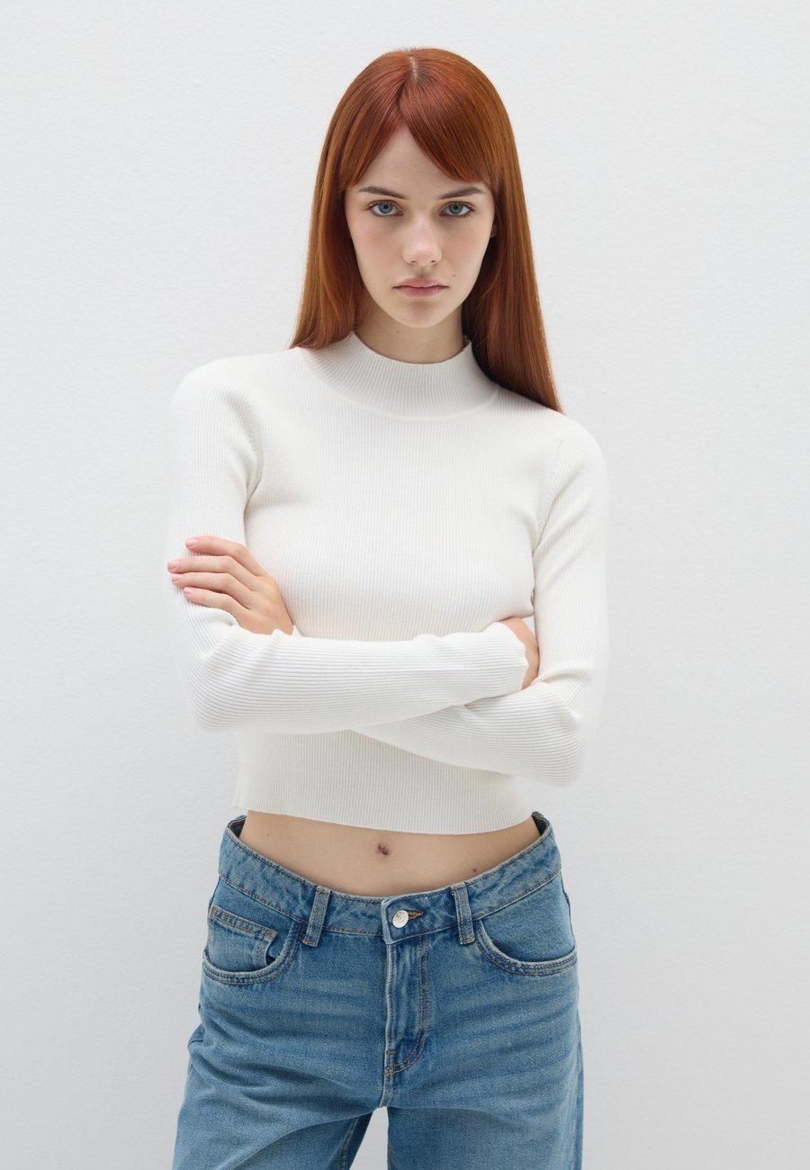 Джемпер B.ANGEL TURTLENECK SWEATER, Chalk White/White
Джемпер B.ANGEL TURTLENECK SWEATER, Chalk White/White