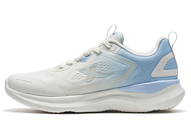 Кроссовки женские с низким верхом Sail белые/микроволново-синие Xtep
Кроссовки женские с низким верхом Sail белые/микроволново-синие Xtep