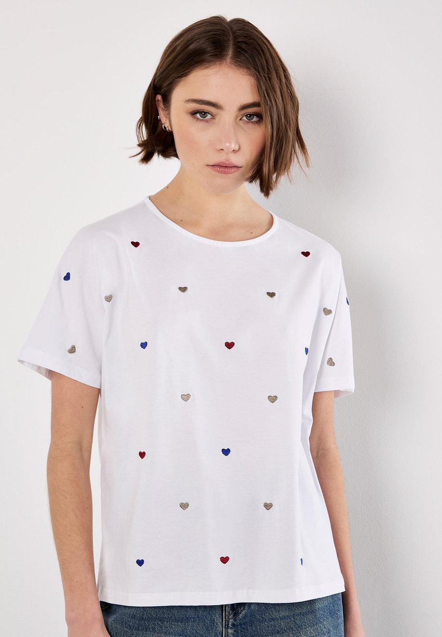 Футболка Apricot EMBROIDERED HEART, White, Белый, Футболка Apricot EMBROIDERED HEART, White
Футболка Apricot EMBROIDERED HEART, White, Белый, Футболка Apricot EMBROIDERED HEART, White