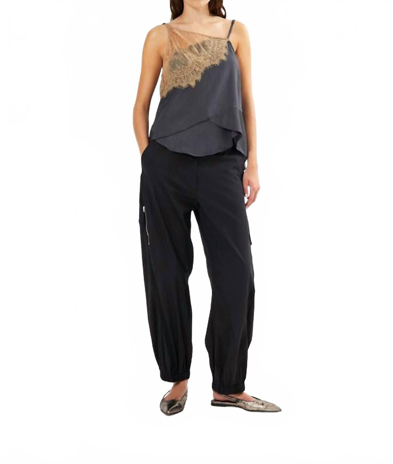 Прозрачный кружевной топ-комбинация в темной гамме Rabens Saloner, Dark Shadow Combo
Прозрачный кружевной топ-комбинация в темной гамме Rabens Saloner, Dark Shadow Combo