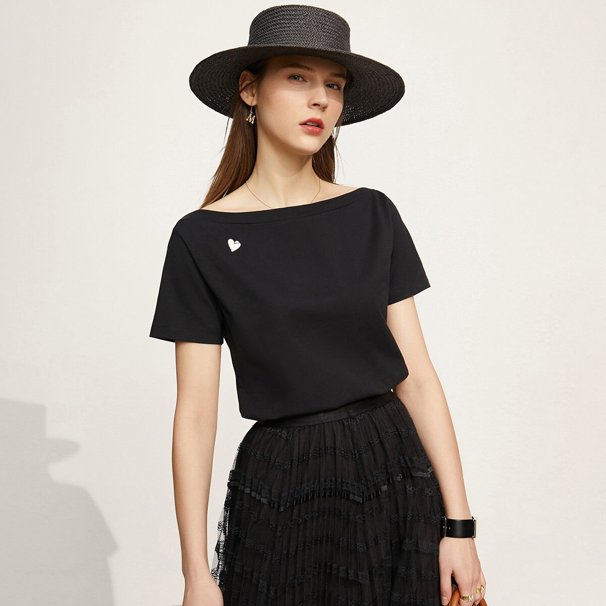 AMII Женская футболка, Черный
AMII Женская футболка, Черный