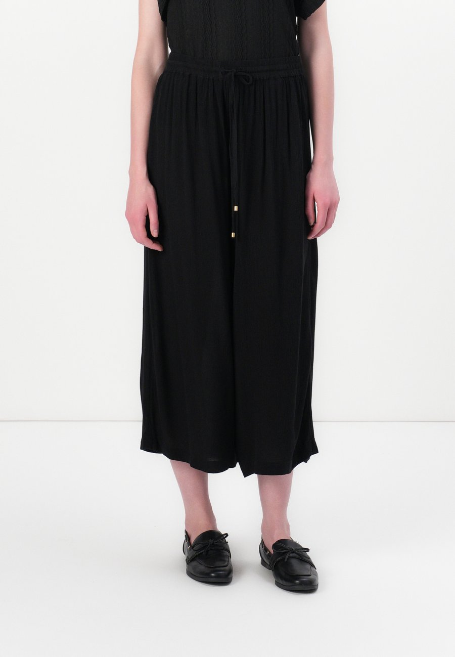 Брюки ONLY ONLCIKKA CULOTTE PANTS , Black
Брюки ONLY ONLCIKKA CULOTTE PANTS , Black