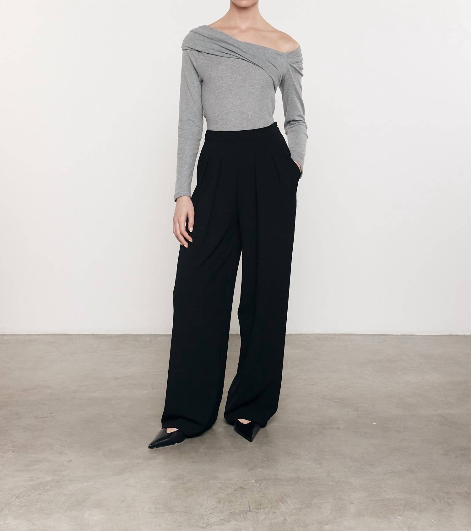 Кашемировый топ с драпировкой на одно плечо в дымчатом цвете Smoke Enza Costa, Smoke
Кашемировый топ с драпировкой на одно плечо в дымчатом цвете Smoke Enza Costa, Smoke