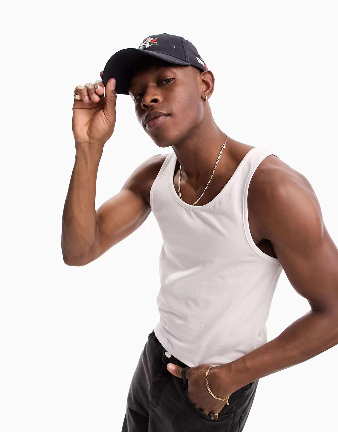 Белый жилет для мышц ASOS
Белый жилет для мышц ASOS