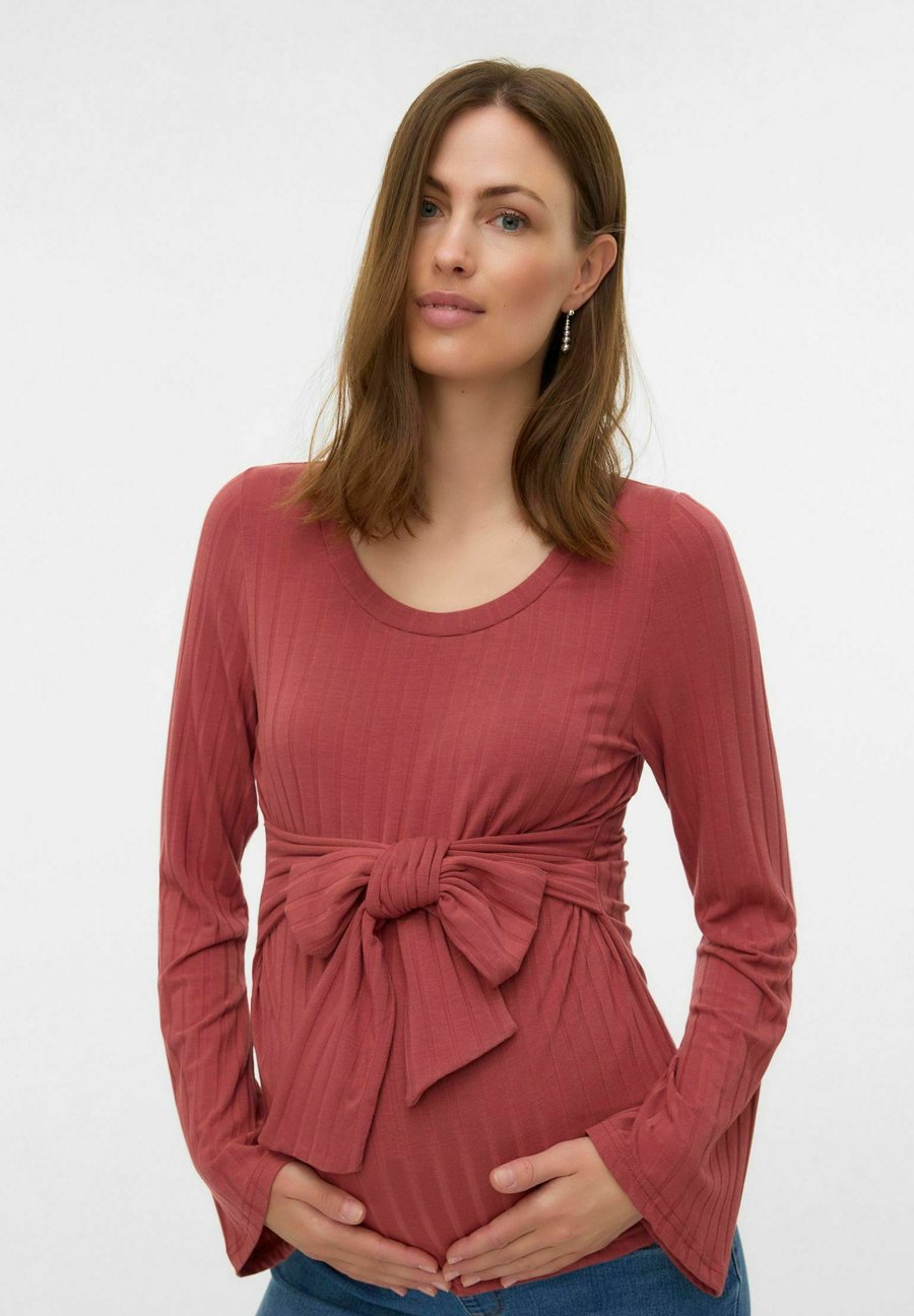 Топ MAMALICIOUS NORMAL GESCHNITTEN U-AUSSCHNITT , Marsala/Cognac
Топ MAMALICIOUS NORMAL GESCHNITTEN U-AUSSCHNITT , Marsala/Cognac