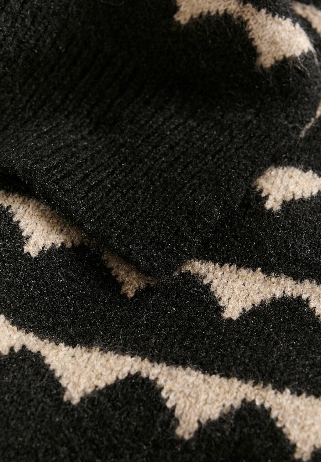 Шарф KADOTTIE Kaffe, черный
Шарф KADOTTIE Kaffe, черный