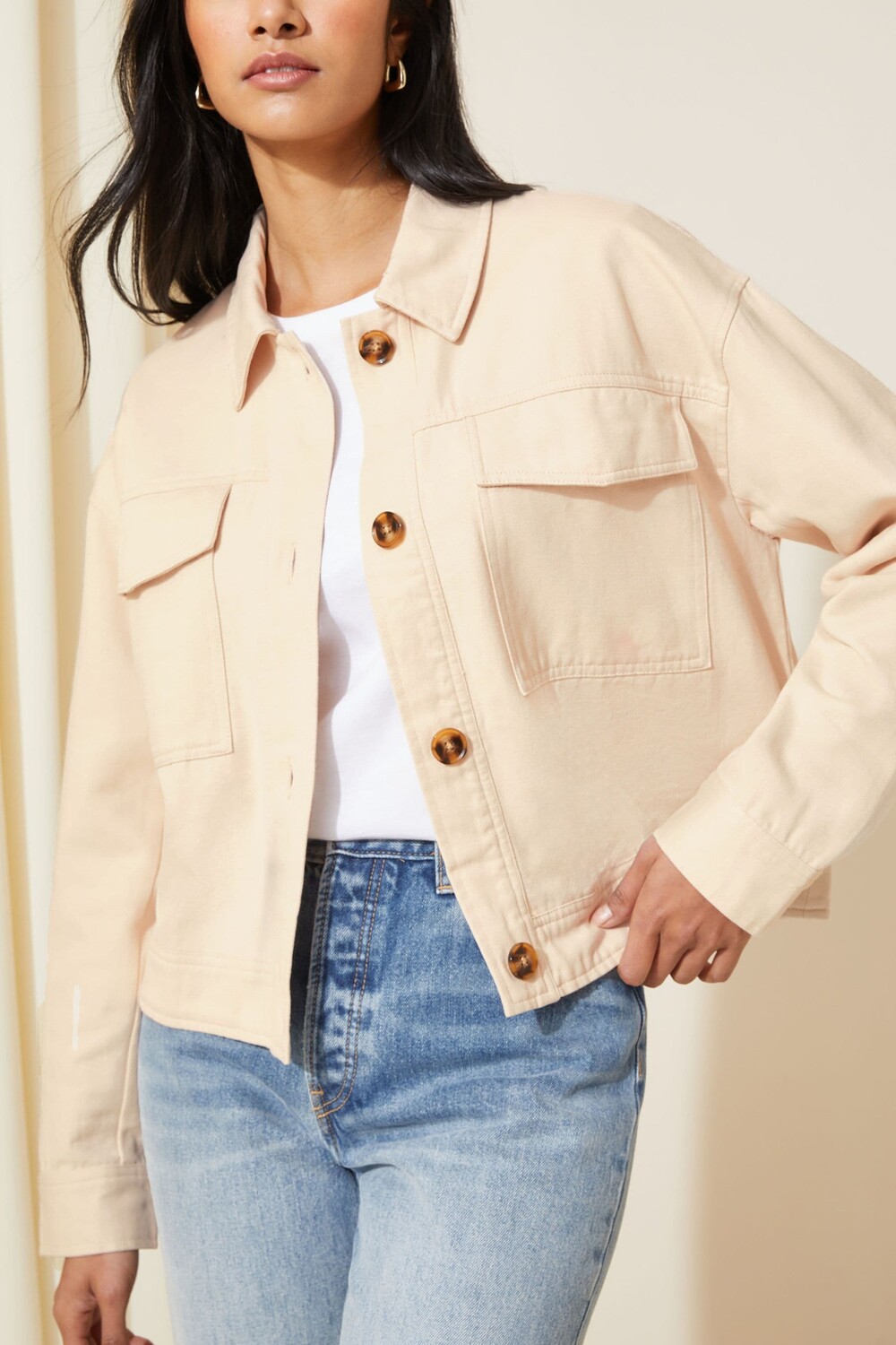 Короткая куртка в практичном стиле Friends Like These, бежевый
Короткая куртка в практичном стиле Friends Like These, бежевый