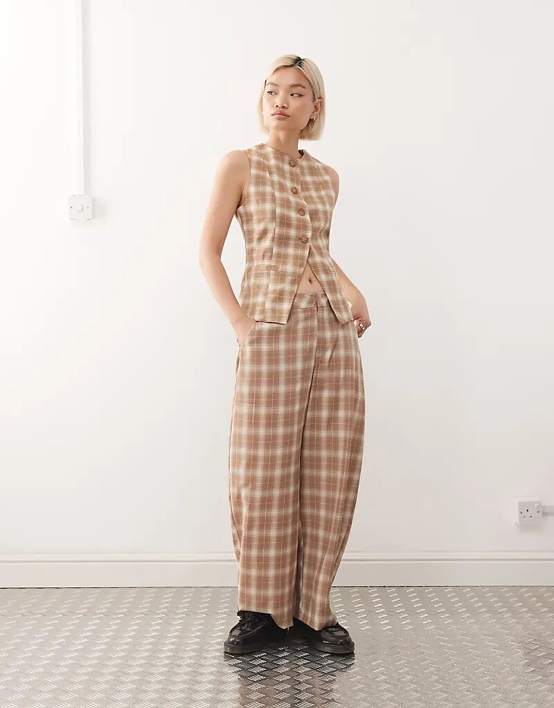 Брюки-бочонки Reclaimed Vintage в клетку
Брюки-бочонки Reclaimed Vintage в клетку