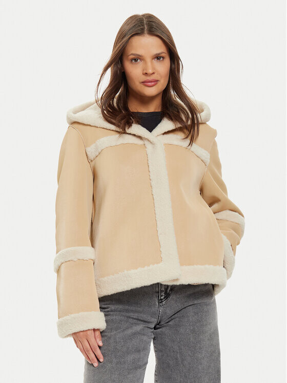 Куртка из искусственной кожи, стандартного кроя Liu Jo Sport, бежевый
Куртка из искусственной кожи, стандартного кроя Liu Jo Sport, бежевый