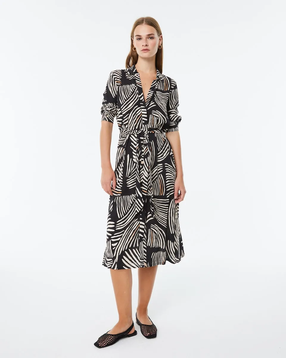 Платье-рубашка с принтом, французскими рукавами и поясом Paz Torras, черный
Платье-рубашка с принтом, французскими рукавами и поясом Paz Torras, черный