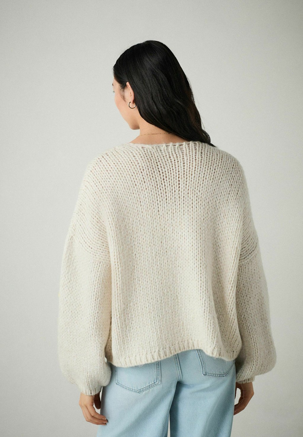 Кардиган SOFT TOUCH FUZZY Next, белый 
Кардиган SOFT TOUCH FUZZY Next, белый