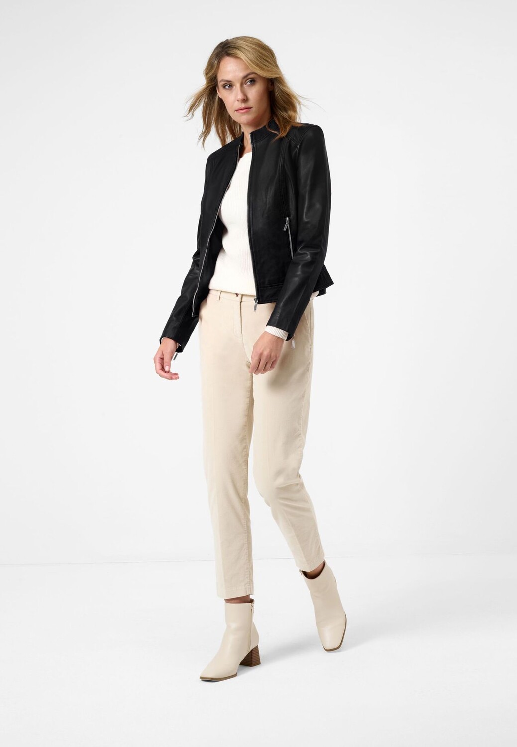 Женская кожаная куртка Ciara, базовая кожаная куртка из маслянисто-мягкой кожи ягненка RICANO, черный
Женская кожаная куртка Ciara, базовая кожаная куртка из маслянисто-мягкой кожи ягненка RICANO, черный