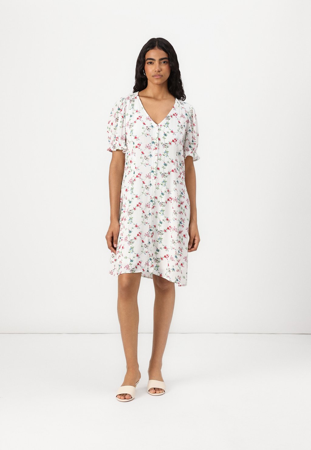 Повседневное платье PCFYA DRESS Pieces, кремовый
Повседневное платье PCFYA DRESS Pieces, кремовый