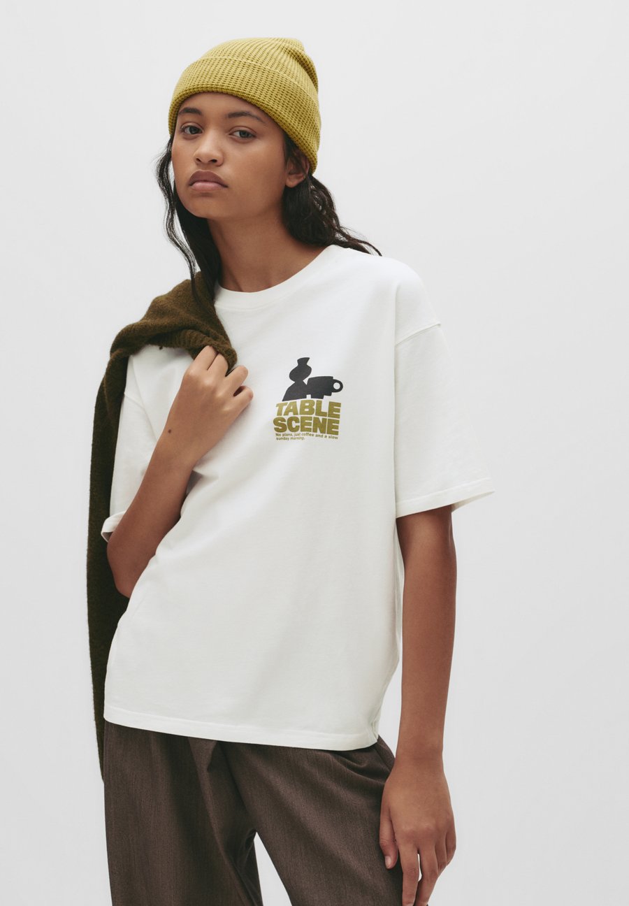 Футболка PULL&BEAR VASE GRAPHIC, White
Футболка PULL&BEAR VASE GRAPHIC, White