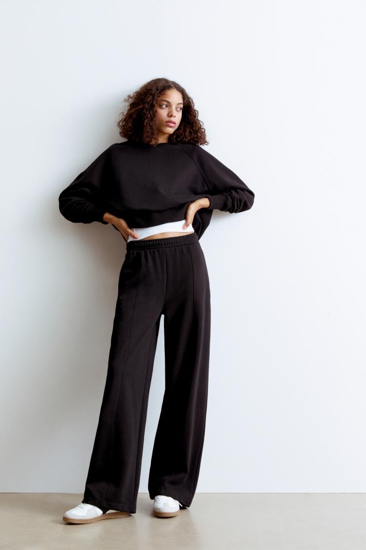 Прямые спортивные штаны Pull And Bear, черный
Прямые спортивные штаны Pull And Bear, черный